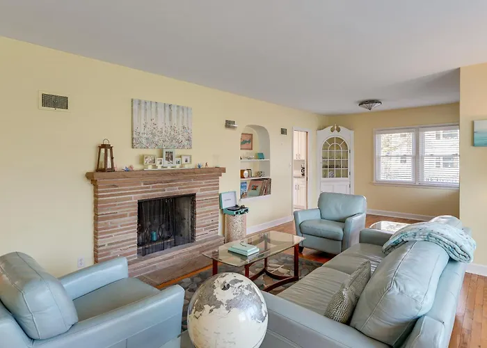 Williams Bay Retreat: Walk To Geneva Lake & Town!